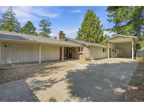 2265 24TH ST, Florence, OR 97439