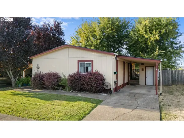 700 N MILL ST #13, Creswell, OR 97426