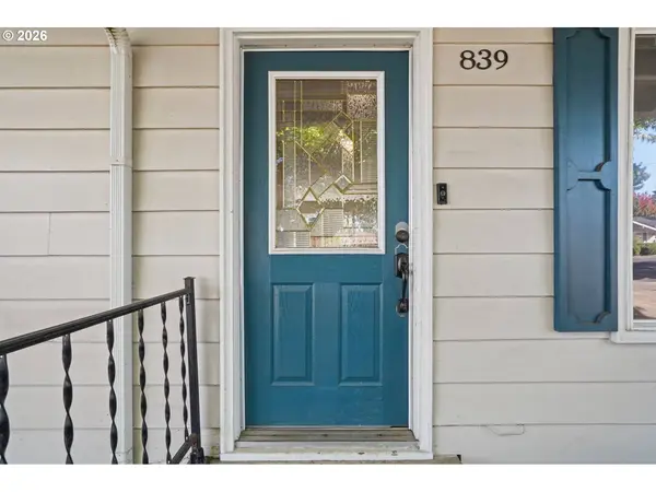 839 W LUELLEN DR, Roseburg, OR 97471