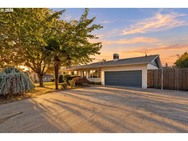 839 W LUELLEN DR, Roseburg, OR 97471