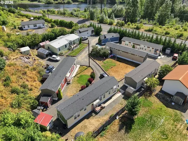 45161 MCKENZIE HWY, Walterville, OR 97489