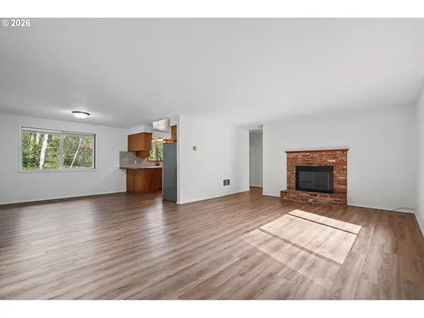 840 OCEAN BLVD SE, Coos Bay, OR 97420