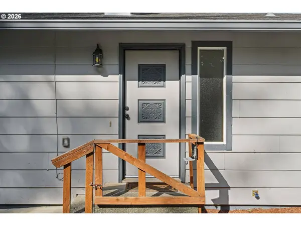 840 OCEAN BLVD SE, Coos Bay, OR 97420