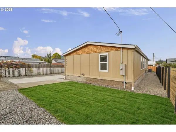 1038 NE WILLOW ST, Roseburg, OR 97470
