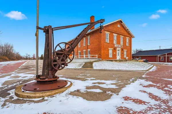 412 E River Street, Elyria, OH 44035