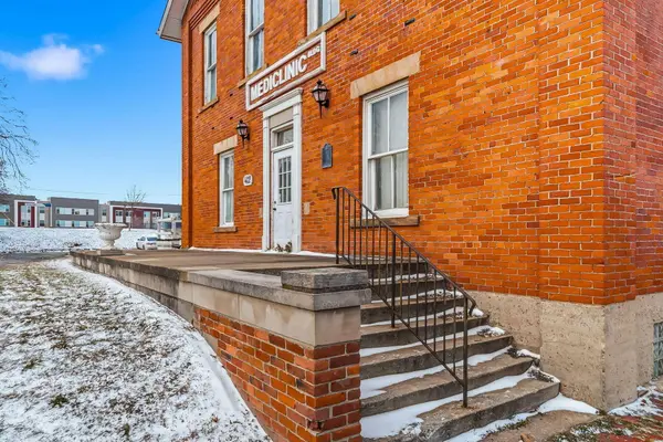 412 E River Street, Elyria, OH 44035