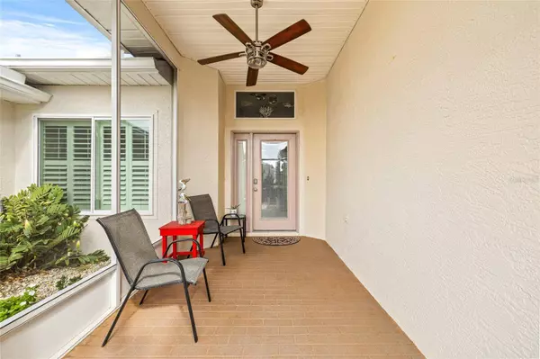 2021 E DEL WEBB BLVD, Sun City Center, FL 33573