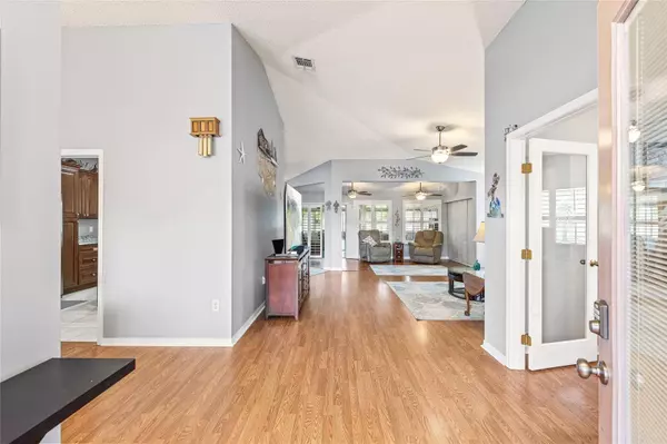 2021 E DEL WEBB BLVD, Sun City Center, FL 33573