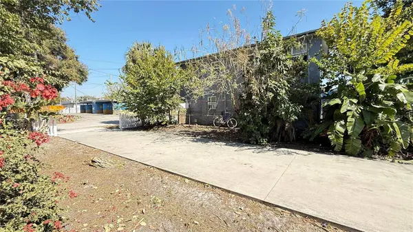 806 E ROBLES ST, Tampa, FL 33602