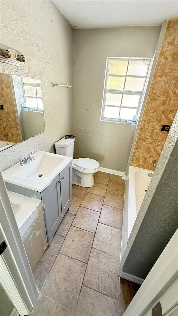 806 E ROBLES ST, Tampa, FL 33602