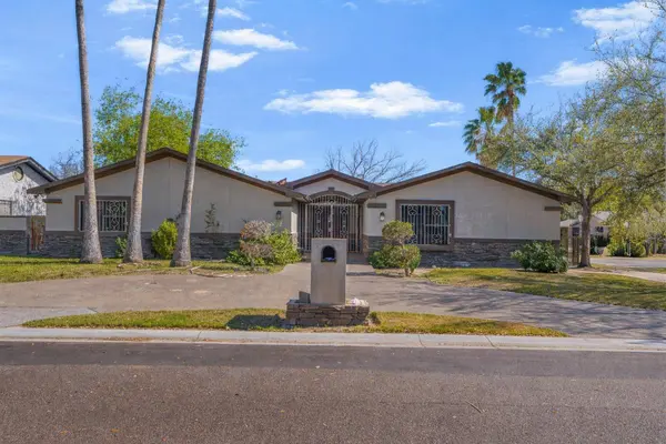 301 Esperanza Dr, Laredo, TX 78041