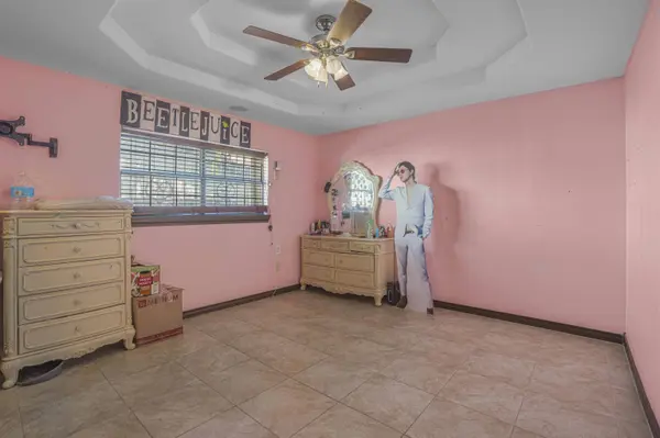 301 Esperanza Dr, Laredo, TX 78041