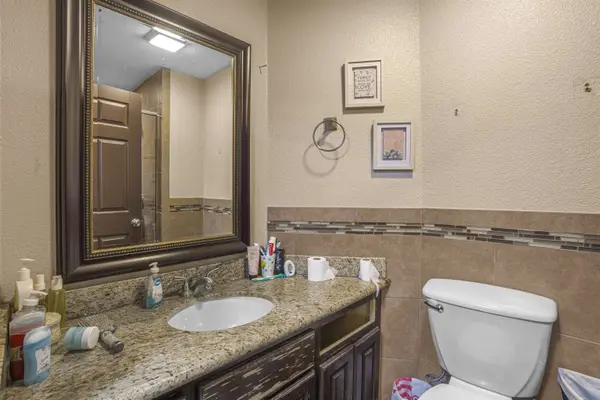 301 Esperanza Dr, Laredo, TX 78041