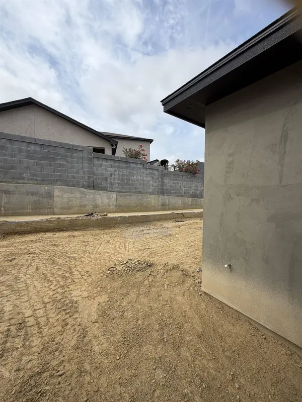 1210 Noyola Loop, Laredo, TX 78046