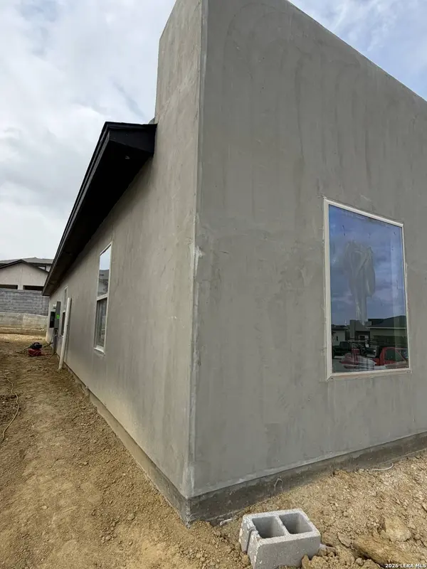 1210 Noyola Loop, Laredo, TX 78046