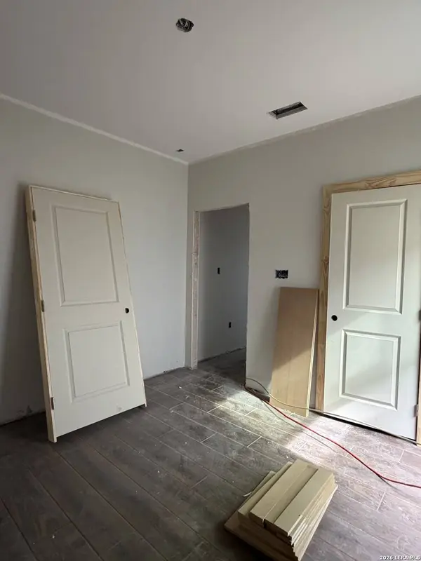 1210 Noyola Loop, Laredo, TX 78046