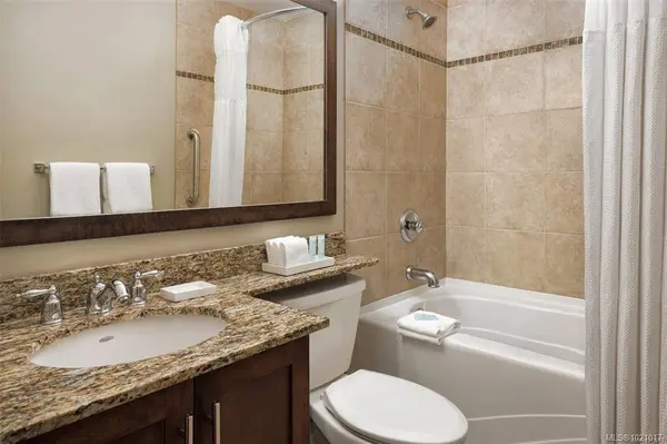 181 Beachside Dr #205D, Parksville, BC V9P 2H5