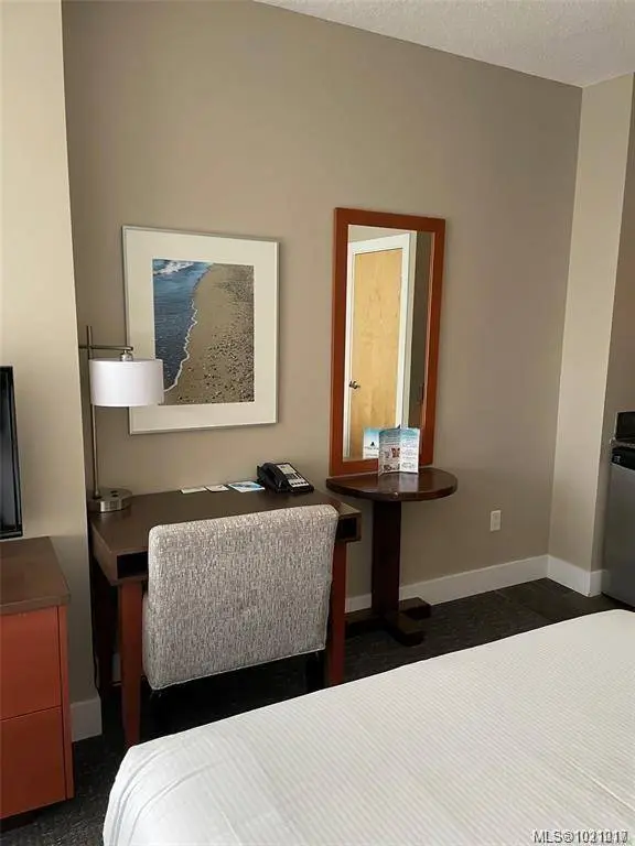 181 Beachside Dr #205D, Parksville, BC V9P 2H5