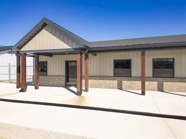 220 Emerson Bypass Road, Russellville, KY 42276