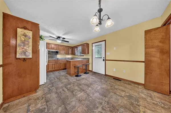 257 W D Moore Road, Russellville, KY 42276