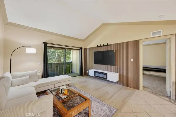 3535 Banbury #14, Riverside, CA 92505