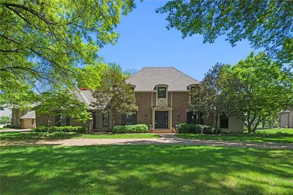 8321 W 102nd ST, Overland Park, KS 66212