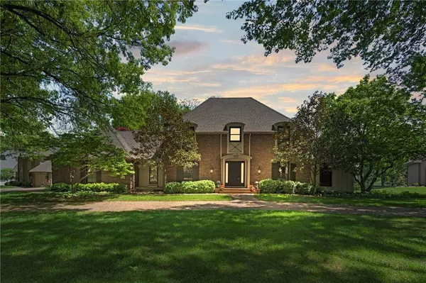 8321 W 102nd ST, Overland Park, KS 66212