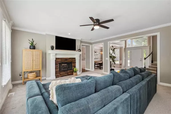 14347 Bond ST, Overland Park, KS 66221