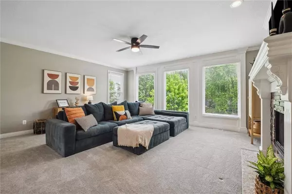 14347 Bond ST, Overland Park, KS 66221