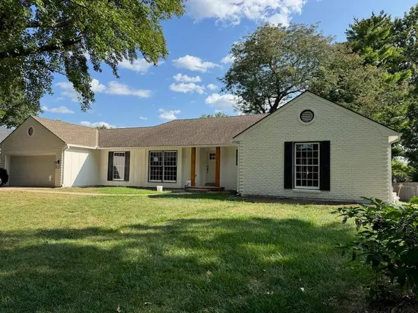 7801 W 98th TER, Overland Park, KS 66212