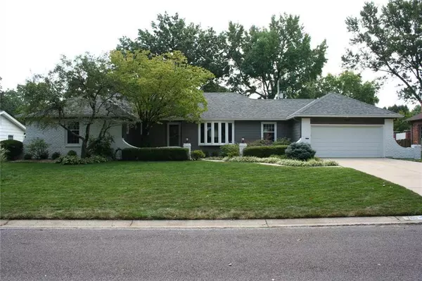 7617 W 98th TER, Overland Park, KS 66212