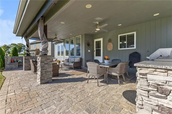 1073 N Sumac ST, Olathe, KS 66061