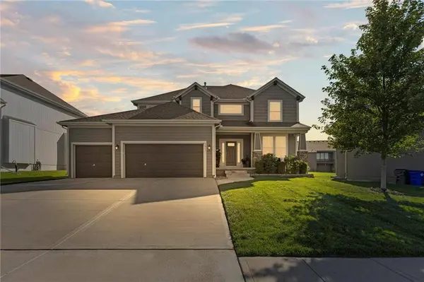 1073 N Sumac ST, Olathe, KS 66061