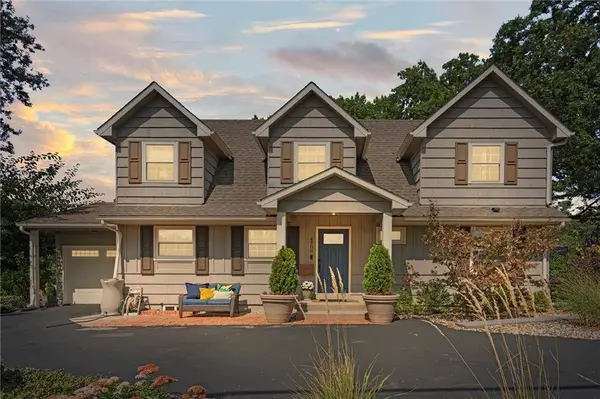 4900 W 79th ST, Prairie Village, KS 66208