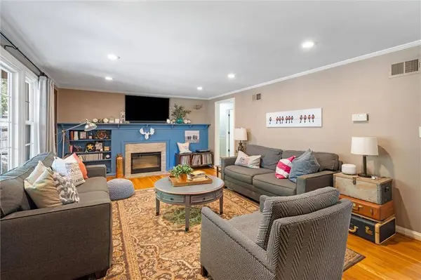 4900 W 79th ST, Prairie Village, KS 66208