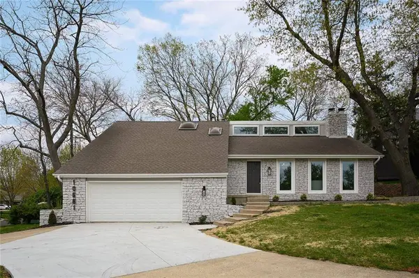 10661 Riggs DR, Overland Park, KS 66212