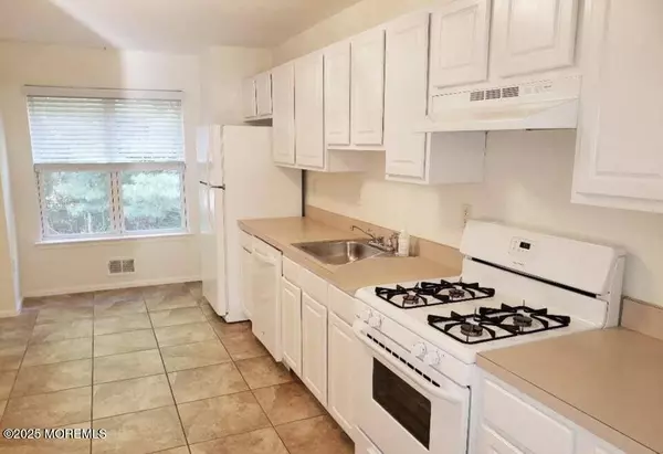 96 Drew Court, Manalapan, NJ 07726