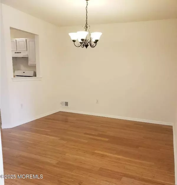 96 Drew Court, Manalapan, NJ 07726