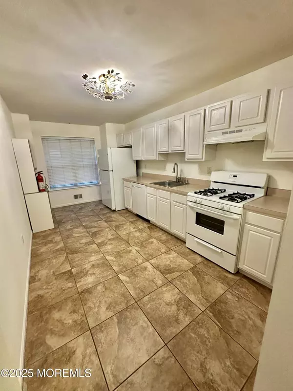 96 Drew Court, Manalapan, NJ 07726