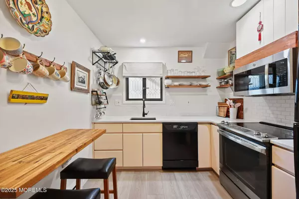 88 Friendship Court, Red Bank, NJ 07701