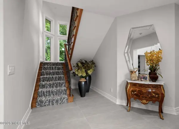284 Park Avenue, Oakhurst, NJ 07755