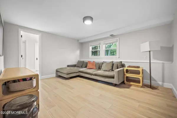 13 Woodland Road, Holmdel, NJ 07733