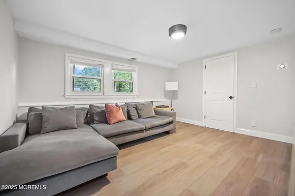 13 Woodland Road, Holmdel, NJ 07733