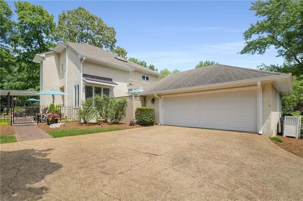 2610 Links End, Roswell, GA 30076