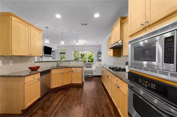 106 Oakhurst TER, Decatur, GA 30030