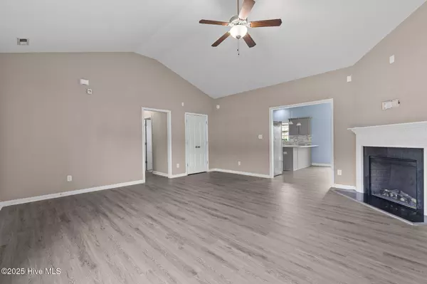 384 Roanoke DR, Raeford, NC 28376