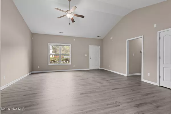 384 Roanoke DR, Raeford, NC 28376