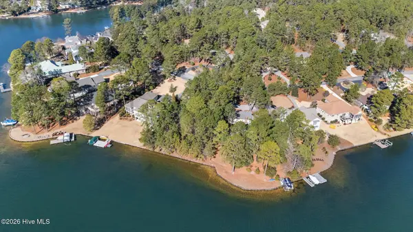 121 Owens CIR, Seven Lakes, NC 27376