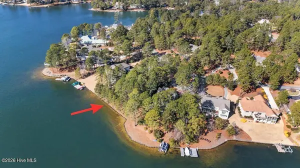 121 Owens CIR, Seven Lakes, NC 27376