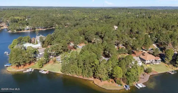 121 Owens CIR, Seven Lakes, NC 27376